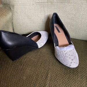 Snake skin pattern wedges